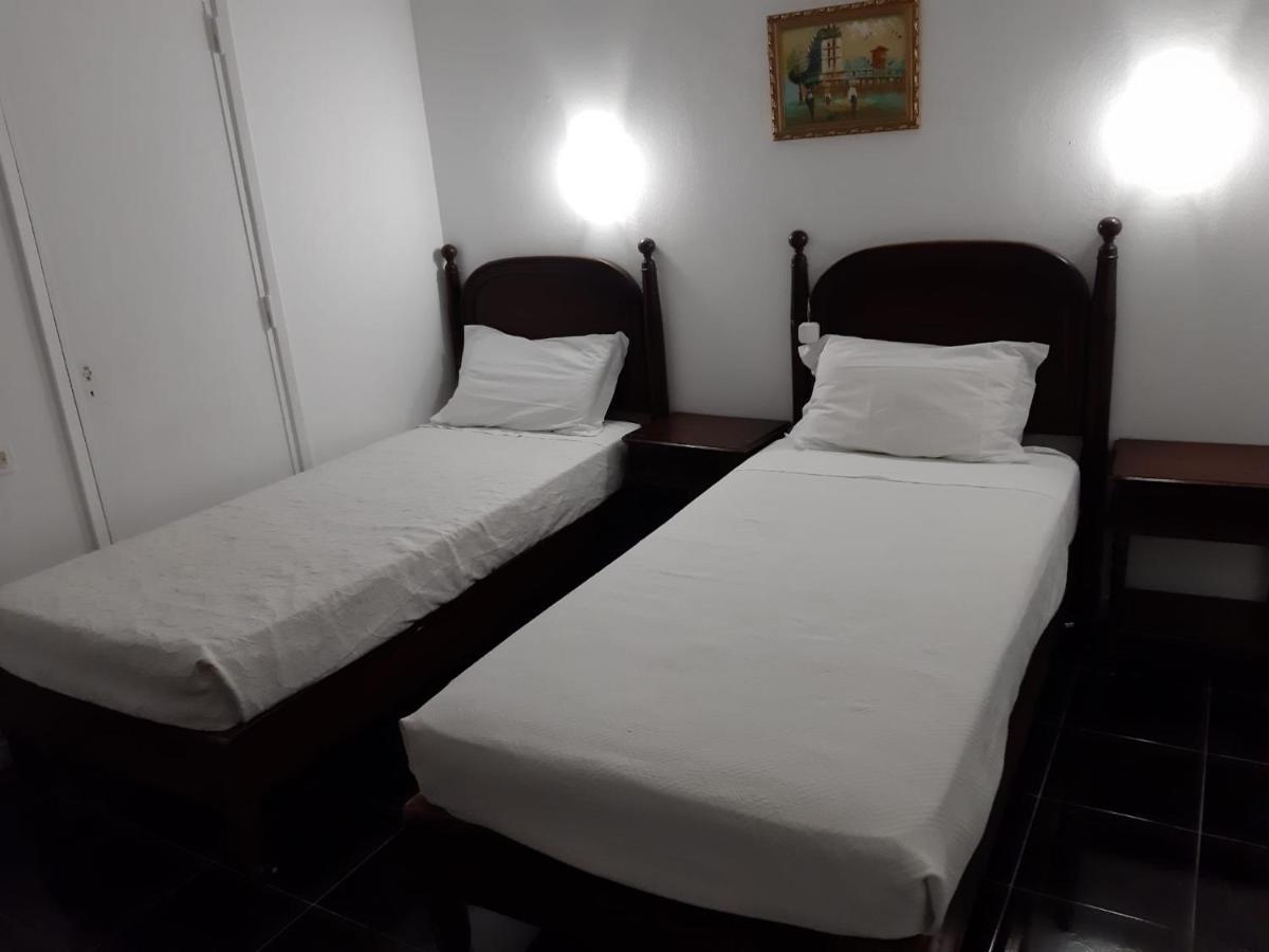 Residencial Miradoiro Guest House Portimao Bagian luar foto